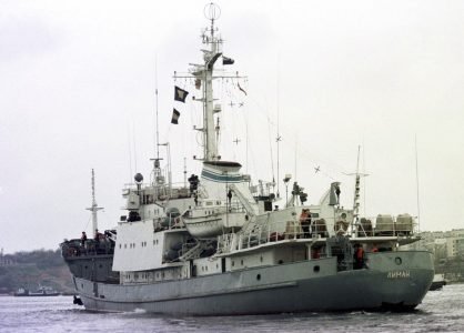 Imagem de 1999 mostra navio russo Liman, que afundou após colisão nesta quinta-feira (27) no Mar Negro