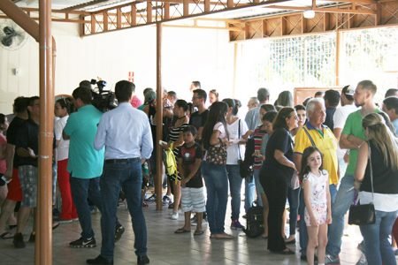 Há dificuldade para que estes agentes façam também a triagem de quem mora ou não na região