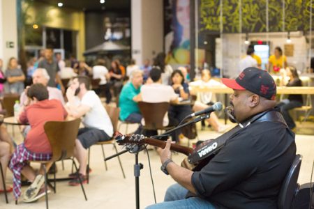 Big Chico no Platz Mall reduzida cópia