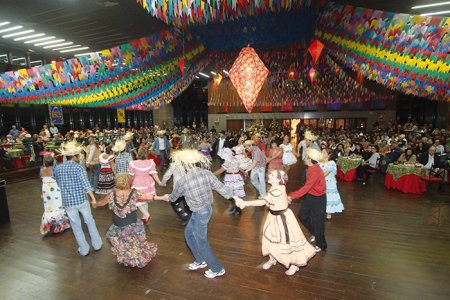 Começa a temporada das festas juninas em Sousas