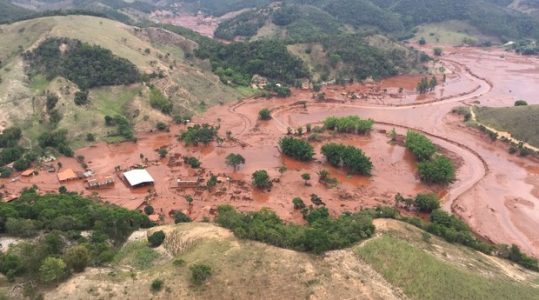 Acidente em Mariana  matou 19 pessoas e destruiu residencias