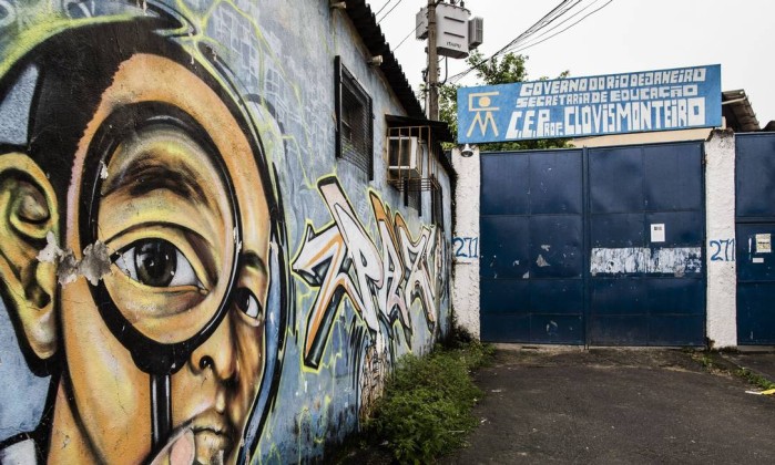 iniciou hoje (11) uma força-tarefa para dar apoio pedagógico a 15 escolas do Jacarezinho e localidades próximas.