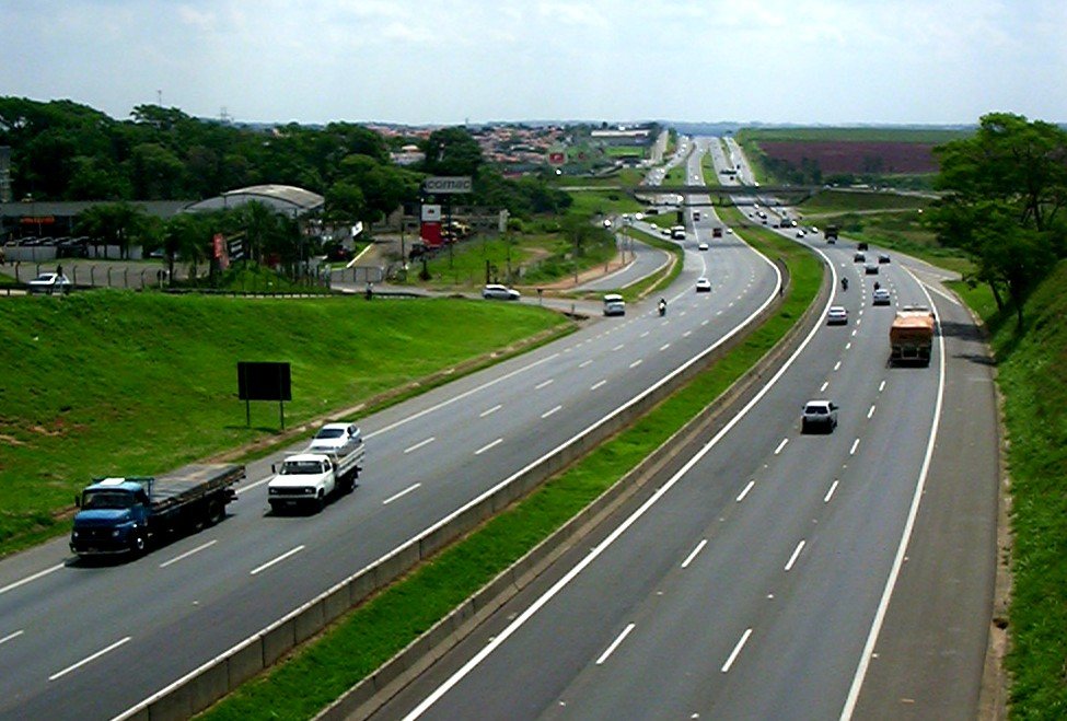 Realiza nesta quarta-feira, dia 13 de setembro, obras de melhoria no dispositivo do km 139 da rodovia D. Pedro I (SP-065), em Campinas.