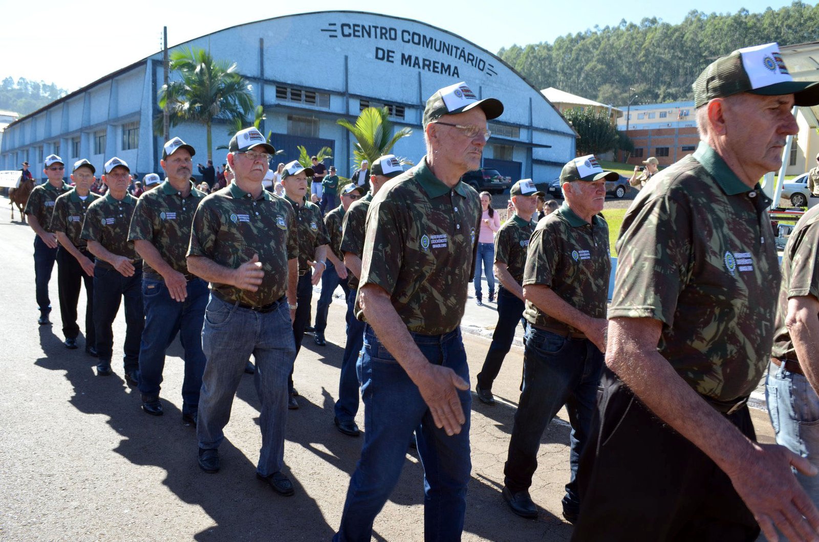 pelotao_com_idosos_reservistas_do_ecercito__1__1536605943888