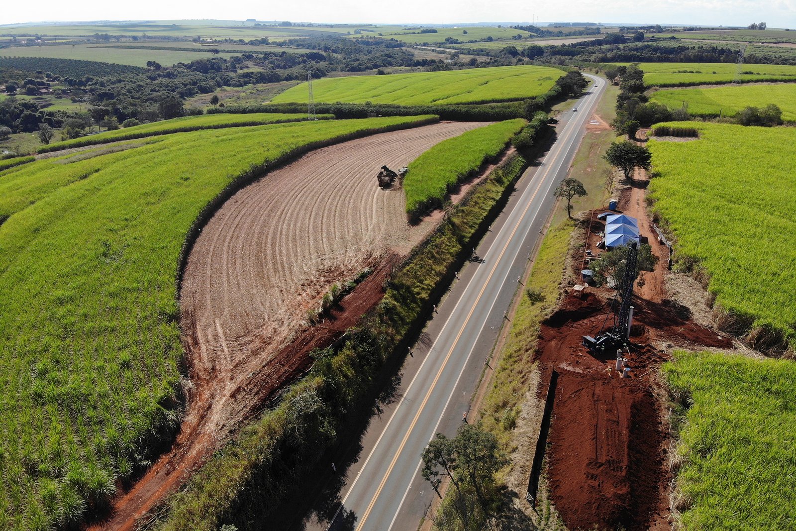 Implantação de Viaduto Prof. Zeferino Vaz (SP-332)