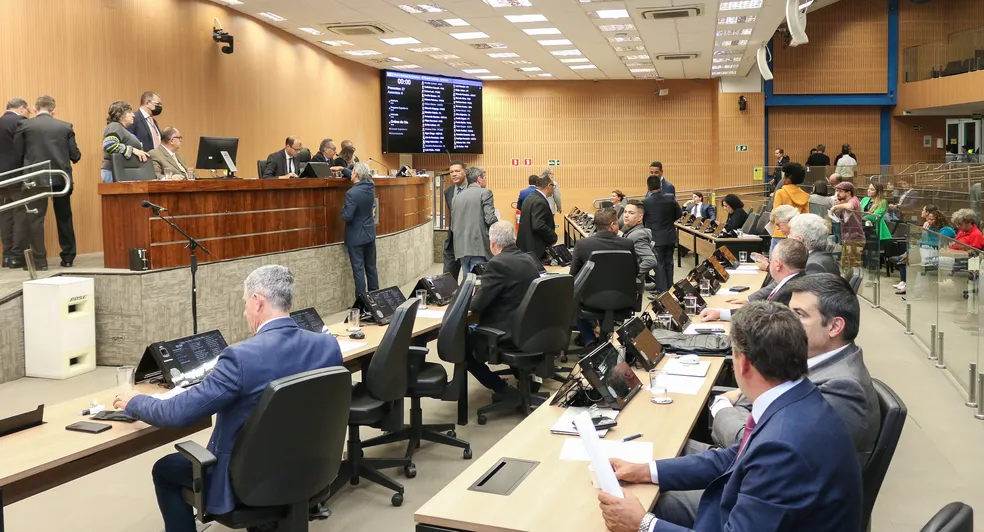 portalcbncampinas.com.br-camara-passa-por-cima-do-tce-e-aprova-contas-rejeitadas-da-prefeitura-sessao-camara-29-06