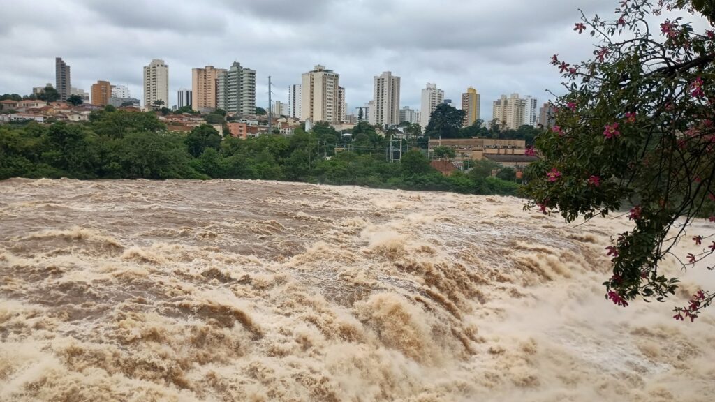 Com-a-reducao-do-volume-de-chuvas-a-tendencia-e-que-o-rio-Piracicaba-permaneca-cheio-nos-proximos-dias-1-1024x576