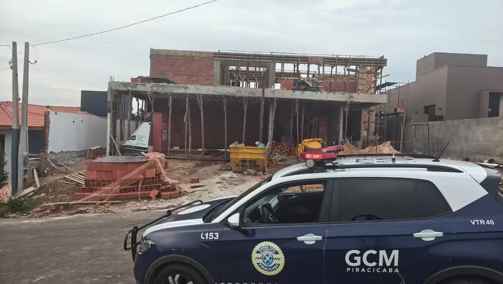 morre-obra-trabalhador-morre-apos-sofrer-choque-eletrico-e-cair-de-tres-metros-em-condominio-de-piracicaba-portalcbncampinas.com.br